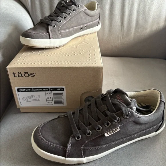 Taos Footwear Women's Charcoal Sneakers - Picture 1 of 1